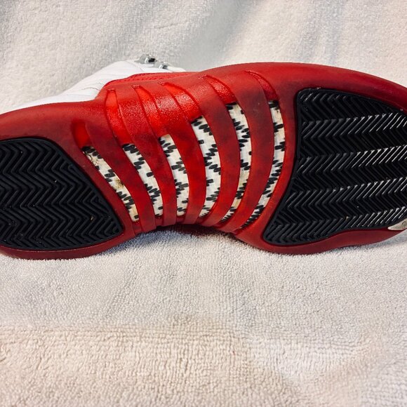 Athletic_Shoes